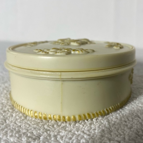 Vintage Beige Plastic Felt Lined Trinket Box - Picture 7 of 10